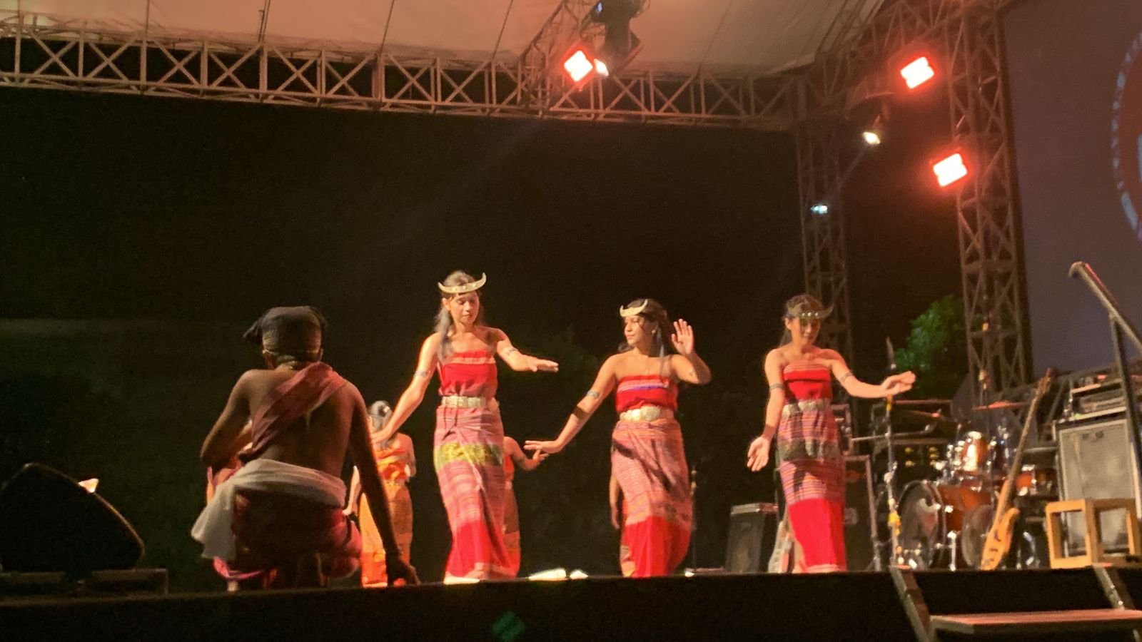 IKAMAYO MERIAHKAN FESTIVAL BUDAYA INDONESIA TIMUR