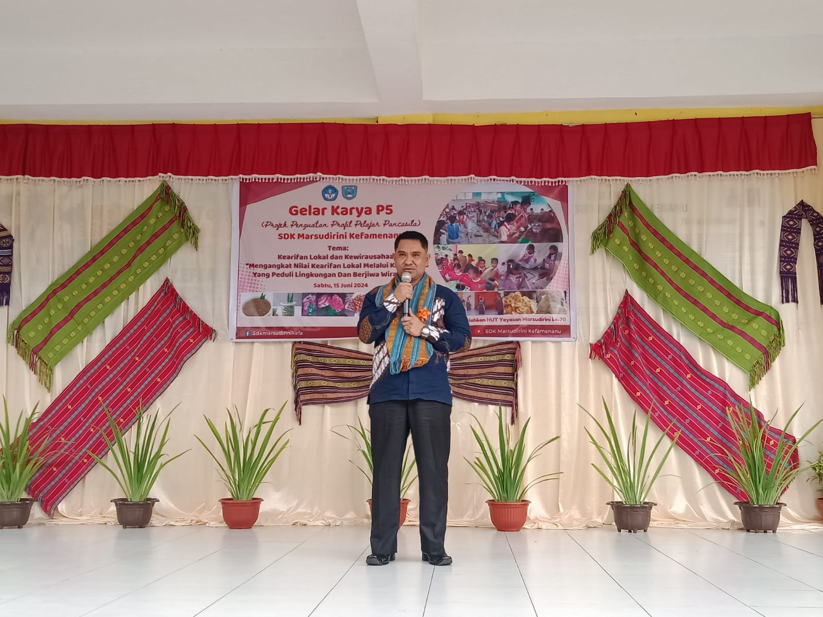 TAMPIL BEDA, SDK MARSUDIRINI KEFAMENANU GELAR KARYA P5, DIBUKA KADIS PENDIDIKAN DAN KEBUDAYAAN KABUPATEN TTU