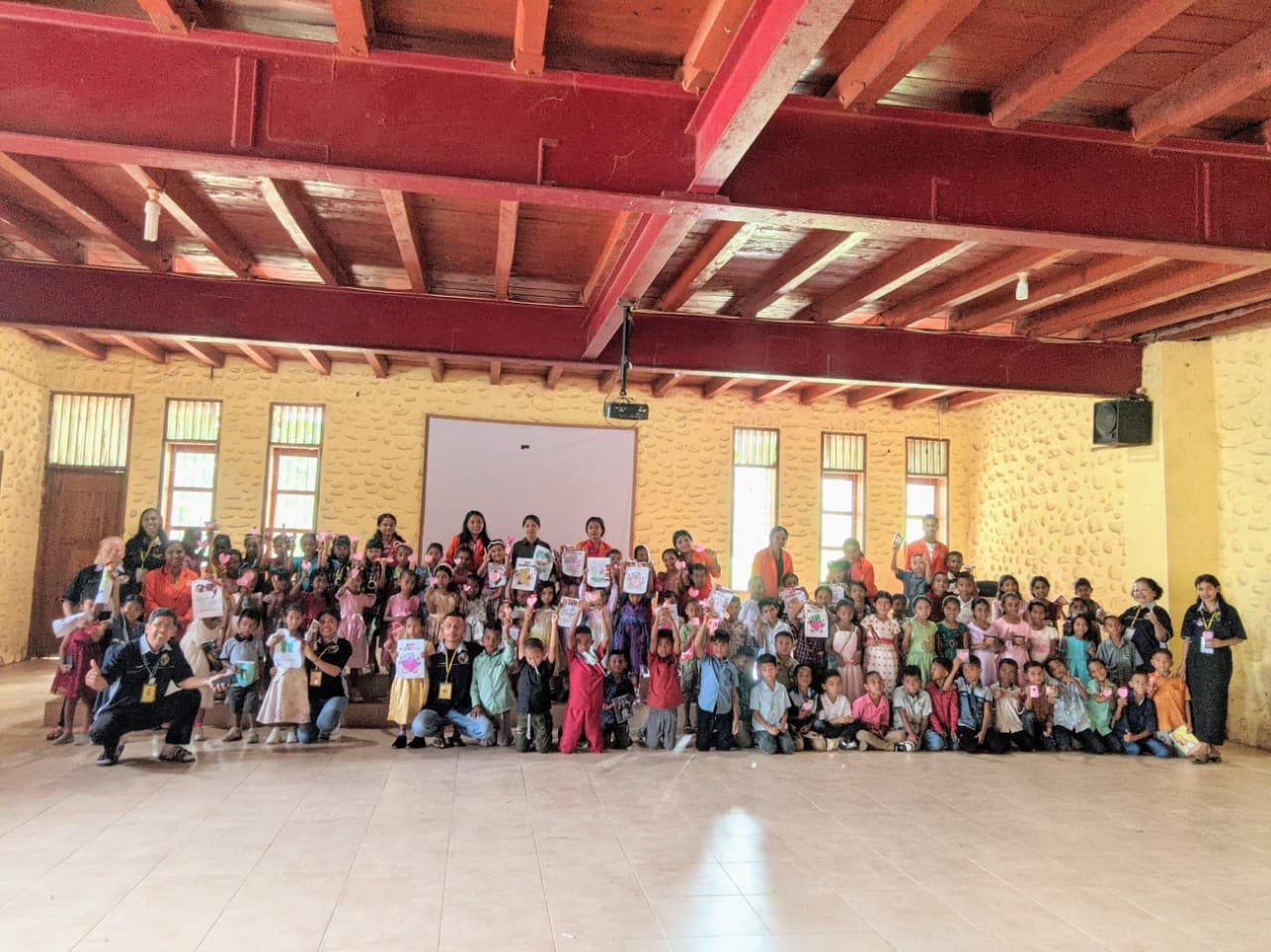 MAHASISWA STP ST. PETRUS SEKAMI BERSAMA ANAK DI PAROKI SASI