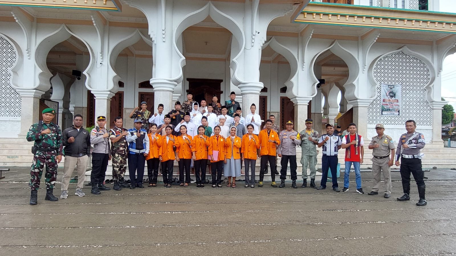 AKSI SOSIAL DAN EDUKASI DI MASJID JAMI'AL-MUHAJIRIN, MAHASISWA PERERAT PERSAUDARAAN MUSLIM DAN KATOLIK