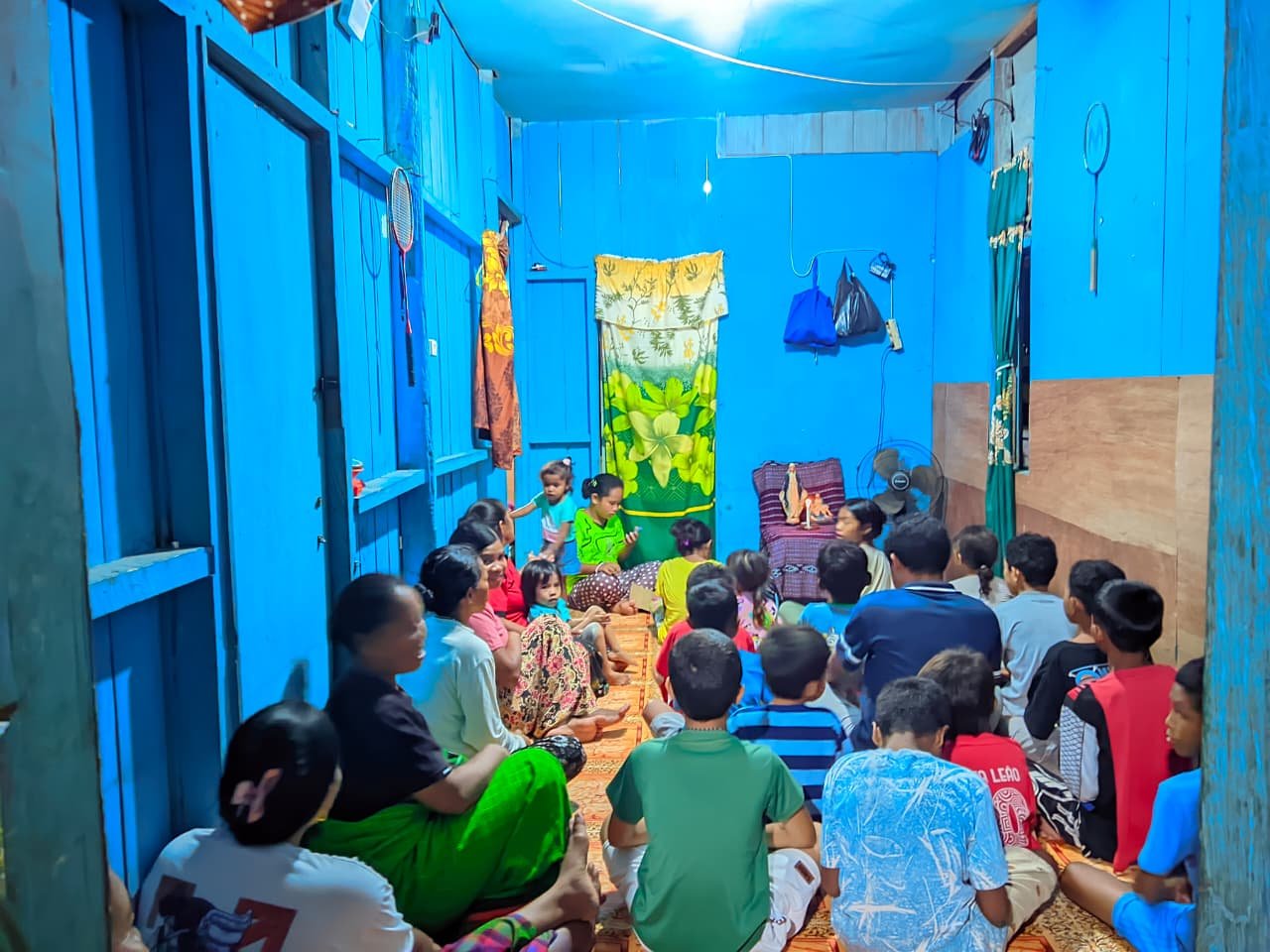 ROSARIO DAN KATEKESE SATUKAN UMAT SANTA THERESA